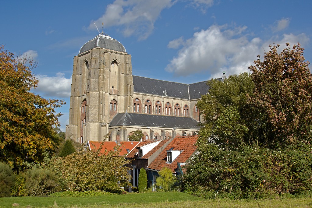 historisch meer stadhuis toerisme toeristisch veere veerse meer walcheren zeeuwse delta boten haven jachthaven strand korenmolen molen zeeland grote kerk hdr